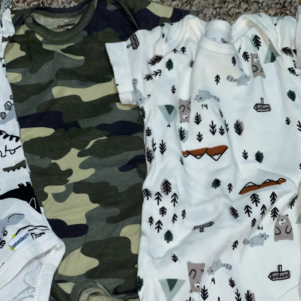 Boys 3-6 month Set of 4 Baby Bodysuits, shirts, tops, outfit - Picture 3 of 4